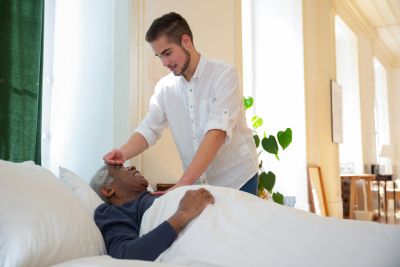 How to recognize early signs a loved one may need hospice care with 12 essential indicators, expert guidance, and practical steps for families.